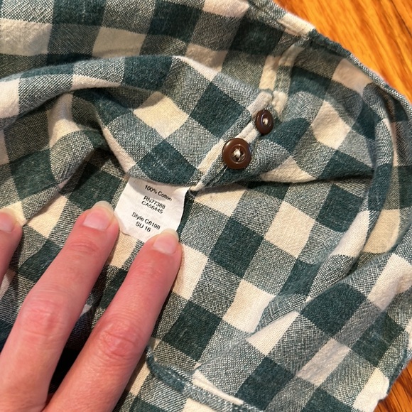 Green button down - Picture 4 of 4